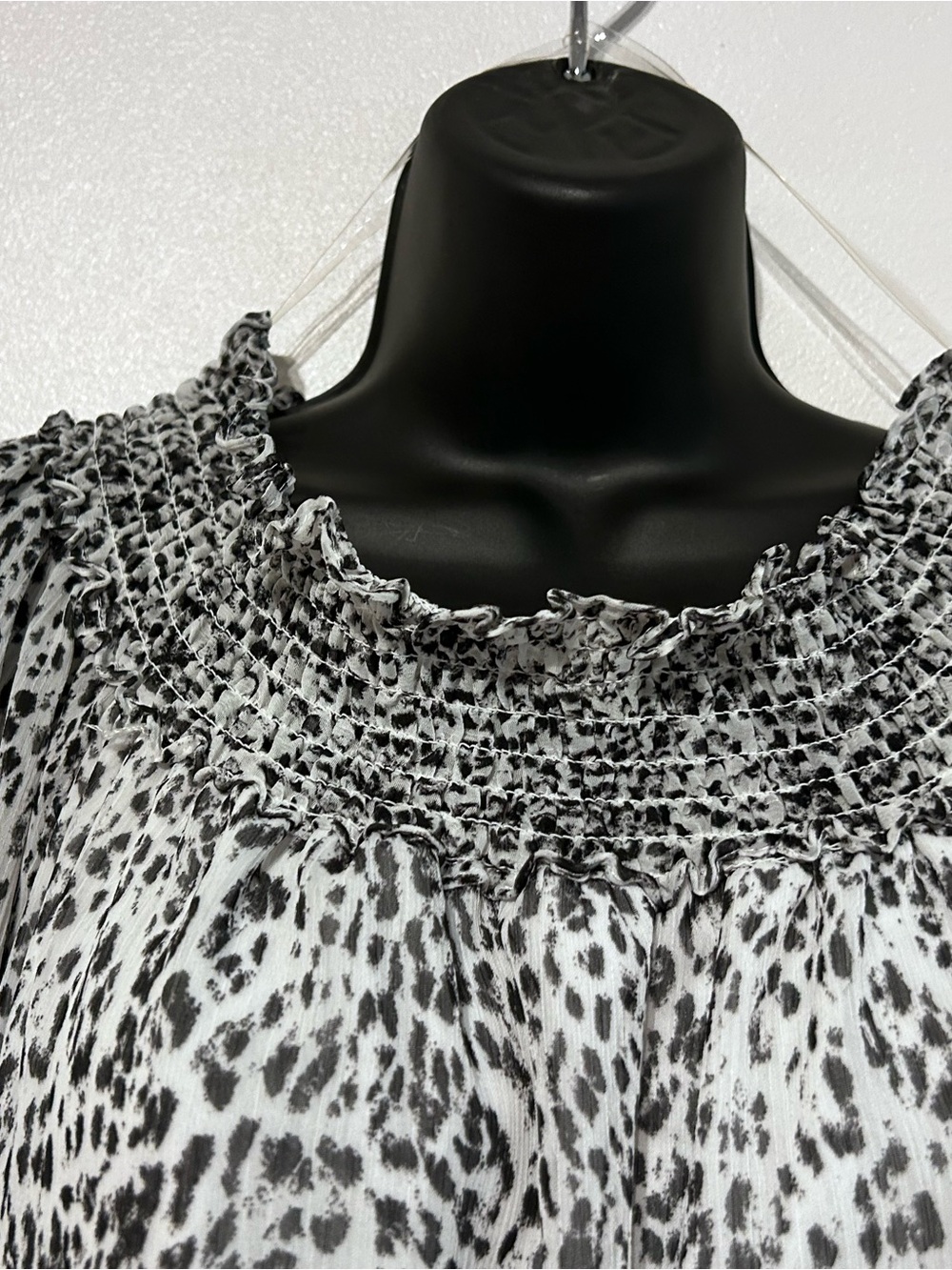 CeCe Black and White Leopard Smocked Neck Ruffle Sleeve Blouse Size M - Picture 3 of 10